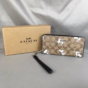 Coach x Peanuts Snoopy Wristlet Wallet